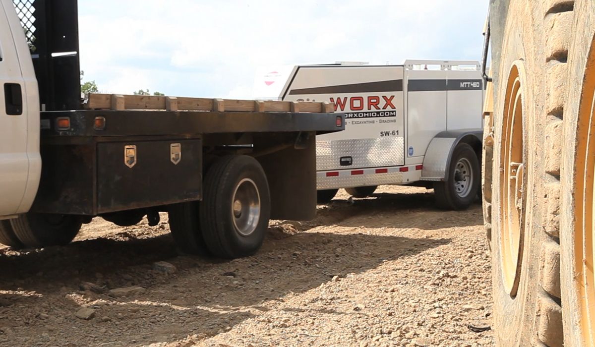 SiteWorx Keeps Equipment Running with MTT Trailers